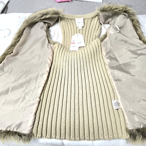 Hippie Rose sweater vest with faux fur front. Tan/black, Size XS - Picture 9 of 11